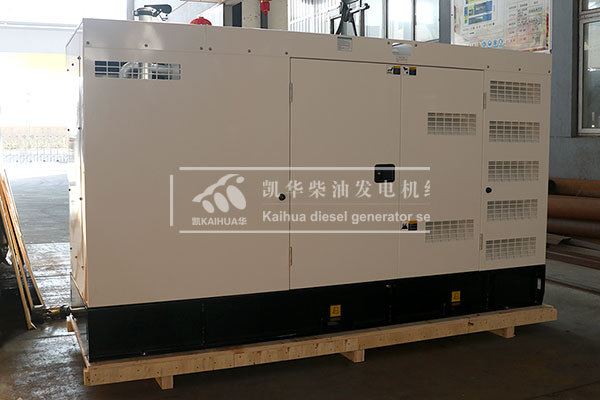 上?？蛻粲嗁徱慌_200kw靜音發(fā)電機組成功出廠
